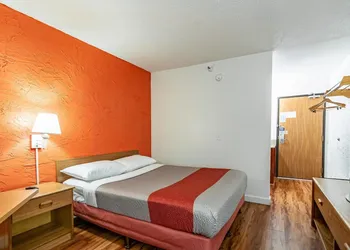 Motel 6 Naperville, IL hotel thumbnail 8