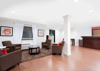 Ramada by Wyndham Tell City hotel thumbnail 4