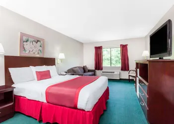 Ramada by Wyndham Tell City hotel thumbnail 7