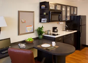 Candlewood Suites Bloomington by IHG hotel thumbnail 3