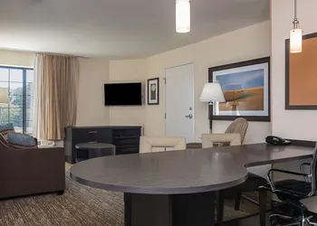 Candlewood Suites Bloomington by IHG hotel thumbnail 5