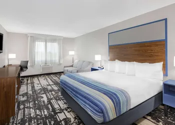 AmericInn by Wyndham Pella hotel thumbnail 5