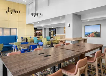 Hampton Inn & Suites Moline-Quad City Int'l Aprt hotel thumbnail 2