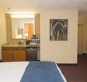 Ivy Court Inn & Suites hotel detail image 5