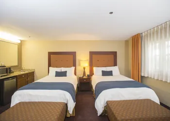 Ivy Court Inn & Suites hotel thumbnail 7