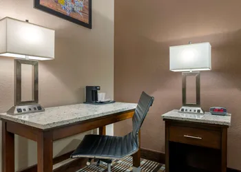 Econo Lodge Shelbyville North hotel thumbnail 5