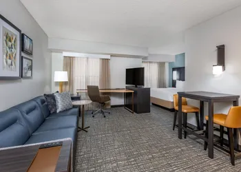 Residence Inn by Marriott Indianapolis Downtown on the Canal hotel thumbnail 5