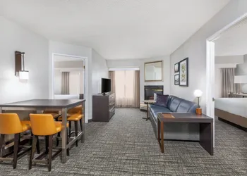 Residence Inn by Marriott Indianapolis Downtown on the Canal hotel thumbnail 7