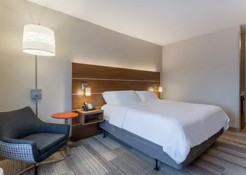 Holiday Inn Express Hotel & Suites Burlington by IHG hotel thumbnail 8