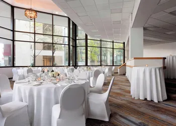 Des Moines Marriott Downtown hotel thumbnail 3