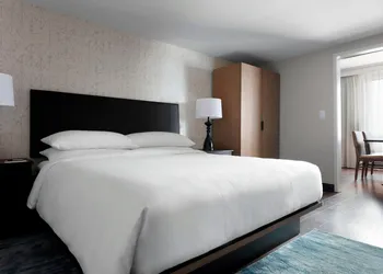 Des Moines Marriott Downtown hotel thumbnail 6