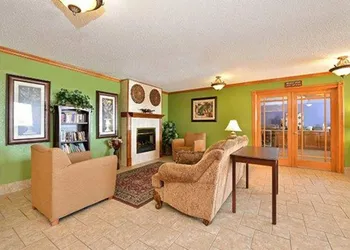 Quality Inn & Suites Grinnell near University hotel thumbnail 3
