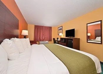 Quality Inn & Suites Grinnell near University hotel thumbnail 4