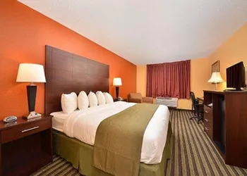 Quality Inn & Suites Grinnell near University hotel thumbnail 5