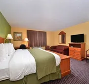 Quality Inn & Suites Grinnell near University hotel detail image 7