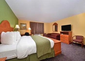 Quality Inn & Suites Grinnell near University hotel thumbnail 7