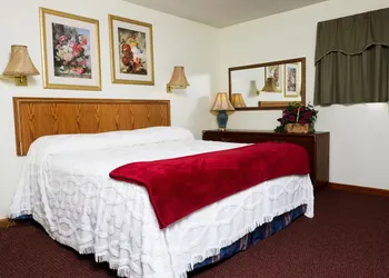 Four Seasons Motel hotel thumbnail 2
