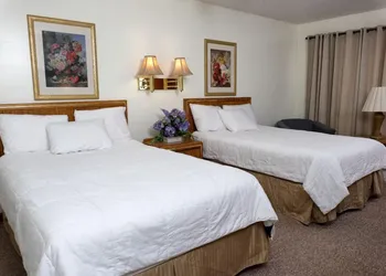 Four Seasons Motel hotel thumbnail 6