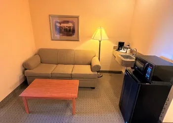 Super 8 by Wyndham Topeka at Forbes Landing hotel thumbnail 7