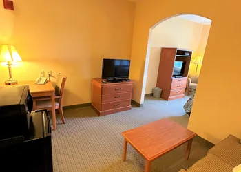 Super 8 by Wyndham Topeka at Forbes Landing hotel thumbnail 8