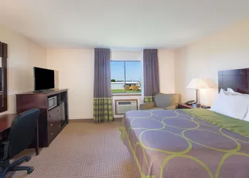 Super 8 by Wyndham Danville hotel thumbnail 5