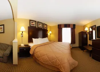 Quality Inn & Suites Lafayette hotel thumbnail 4