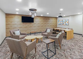 Candlewood Suites Topeka West by IHG hotel thumbnail 2
