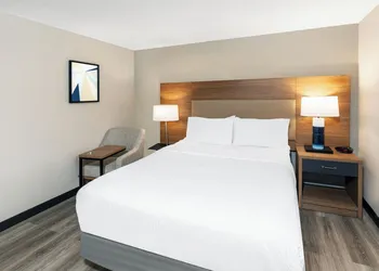 Candlewood Suites Topeka West by IHG hotel thumbnail 7