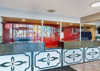 Ramada by Wyndham Bowling Green hotel thumbnail 2