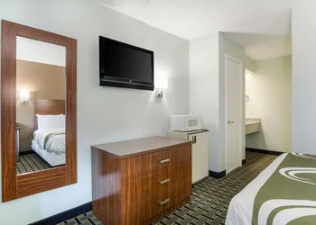 Quality Inn Georgetown North hotel thumbnail 5