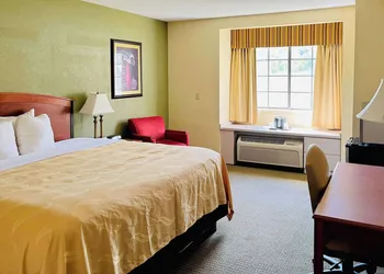 Quality Inn & Suites Prestonsburg next to Mountain Arts Center hotel thumbnail 5