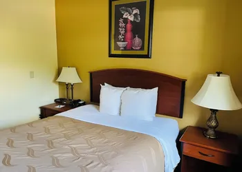 Quality Inn & Suites Prestonsburg next to Mountain Arts Center hotel thumbnail 8