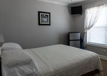 Beach Walk hotel thumbnail 4