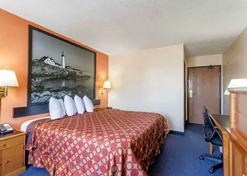Quality Inn Sanford - Kennebunk hotel thumbnail 8