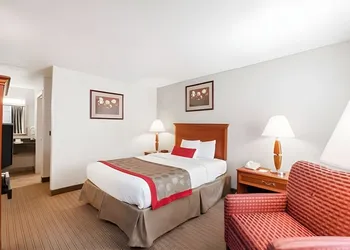 Iberia House & Suites hotel thumbnail 3