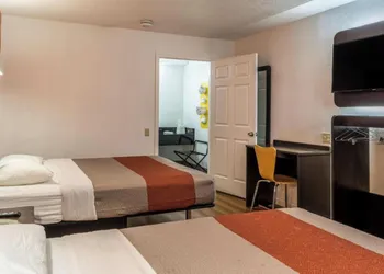 Motel 6 Baltimore, MD hotel thumbnail 6