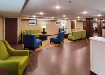 Comfort Inn Oxon Hill - National Harbor hotel thumbnail 3