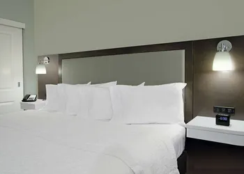 Hampton Inn Hagerstown-I-81 hotel thumbnail 6