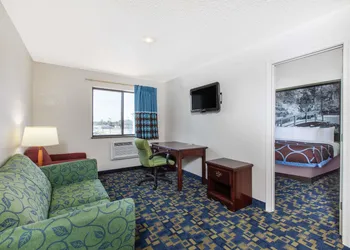 Super 8 by Wyndham Aberdeen MD hotel thumbnail 3
