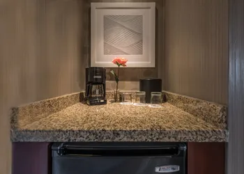 Courtyard by Marriott Bethesda/Chevy Chase hotel thumbnail 8
