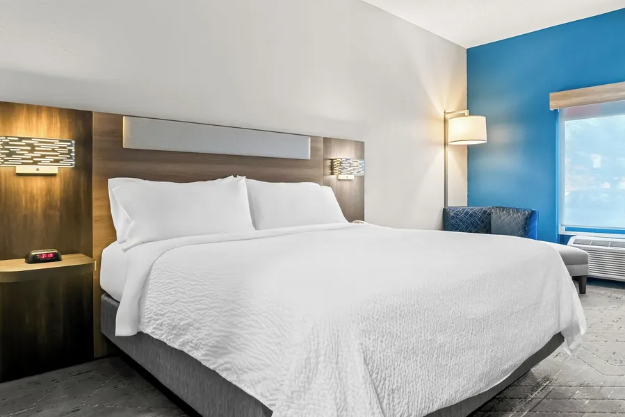 Holiday Inn Express Hotel & Suites Detroit-Novi by IHG hotel detail image 2