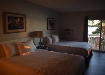 Lake Cadillac Resort hotel thumbnail 7