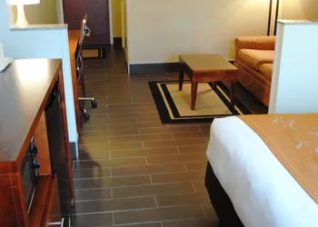 Comfort Suites Grand Rapids South hotel thumbnail 5