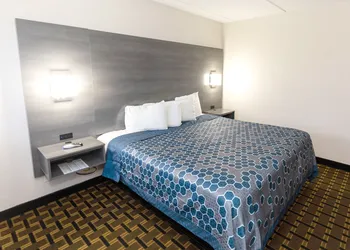 Coratel Inn & Suites by Jasper Mankato hotel thumbnail 8