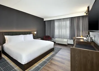 DoubleTree by Hilton Detroit Novi hotel thumbnail 7