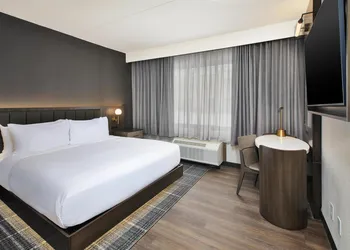 DoubleTree by Hilton Detroit Novi hotel thumbnail 6