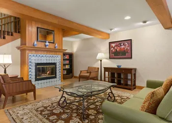 Country Inn & Suites by Radisson, Holland, MI hotel thumbnail 2