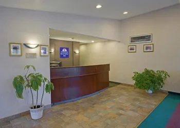 Americas Best Value Inn Lansing hotel thumbnail 2