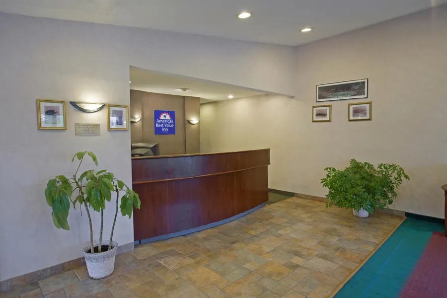 Americas Best Value Inn Lansing hotel detail image 2