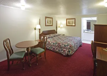 Americas Best Value Inn Lansing hotel thumbnail 4